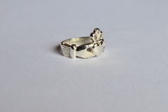 Claddagh-irlandese-da-donna-1