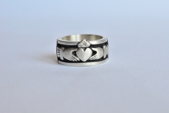 Claddagh-irlandese-da-uomo-1