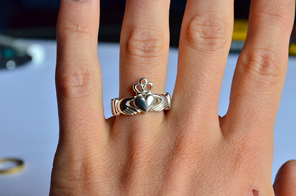 Claddagh : anello da donna in argento 925